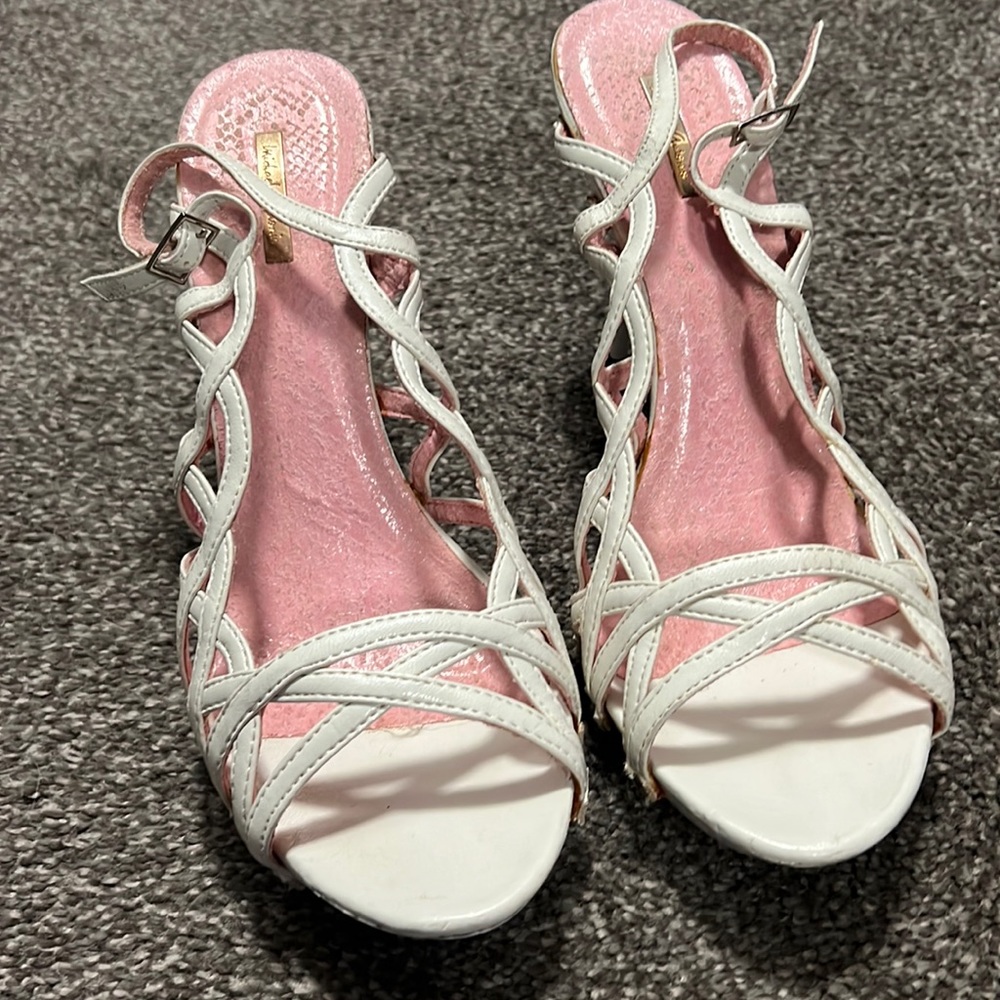 Michael Antonio White strappy Heels sz 10